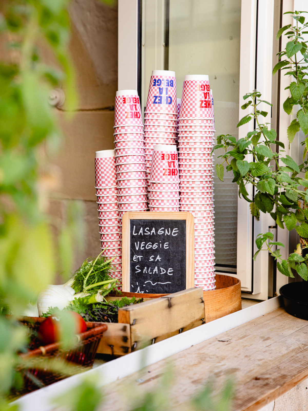 Chez La Belge, Chez La Belge Arles, restaurant Chez La Belge Arles, 43 rue du 4 septembre Arles, restaurant centre historique Arles, coffee shop Arles, café Arles, restaurant Arles centre, sandwicherie Arles, trattoria Arles, tapas Arles, déjeuner Arles, manger à Arles, où déjeuner à Arles, restaurant convivial Arles, focaccia Arles, sandwich focaccia Arles, café de spécialité Arles, cappuccino Arles, matcha Arles, tartines Arles, gâteaux maison Arles, apéro Arles, assiettes à partager Arles, vin et tapas Arles, coffee shop italien Arles, adresse gourmande Arles, restaurant méditerranéen Arles, lieu apéro Arles, restaurant focaccia Arles, restaurant terrasse Arles, brunch Arles, coffee shop Arles, restaurant Arles centre, focaccia Arles, tapas Arles, sandwicherie Arles, café Arles, déjeuner Arles, apéro Arles, trattoria Arles, Chez La Belge Arles