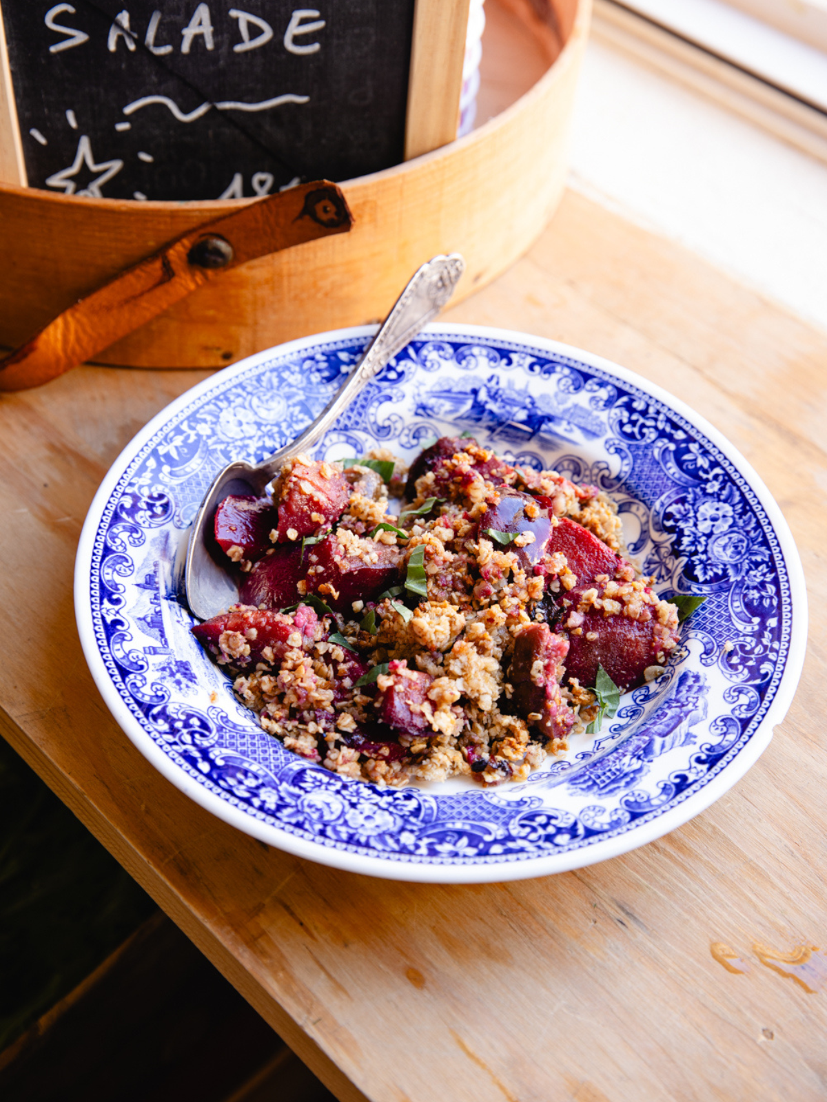 Chez La Belge, Chez La Belge Arles, restaurant Chez La Belge Arles, 43 rue du 4 septembre Arles, restaurant centre historique Arles, coffee shop Arles, café Arles, restaurant Arles centre, sandwicherie Arles, trattoria Arles, tapas Arles, déjeuner Arles, manger à Arles, où déjeuner à Arles, restaurant convivial Arles, focaccia Arles, sandwich focaccia Arles, café de spécialité Arles, cappuccino Arles, matcha Arles, tartines Arles, gâteaux maison Arles, apéro Arles, assiettes à partager Arles, vin et tapas Arles, coffee shop italien Arles, adresse gourmande Arles, restaurant méditerranéen Arles, lieu apéro Arles, restaurant focaccia Arles, restaurant terrasse Arles, brunch Arles, coffee shop Arles, restaurant Arles centre, focaccia Arles, tapas Arles, sandwicherie Arles, café Arles, déjeuner Arles, apéro Arles, trattoria Arles, Chez La Belge Arles