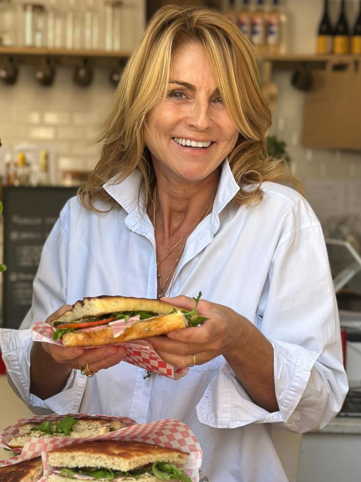 Chez La Belge, Chez La Belge Arles, restaurant Chez La Belge Arles, 43 rue du 4 septembre Arles, restaurant centre historique Arles, coffee shop Arles, café Arles, restaurant Arles centre, sandwicherie Arles, trattoria Arles, tapas Arles, déjeuner Arles, manger à Arles, où déjeuner à Arles, restaurant convivial Arles, focaccia Arles, sandwich focaccia Arles, café de spécialité Arles, cappuccino Arles, matcha Arles, tartines Arles, gâteaux maison Arles, apéro Arles, assiettes à partager Arles, vin et tapas Arles, coffee shop italien Arles, adresse gourmande Arles, restaurant méditerranéen Arles, lieu apéro Arles, restaurant focaccia Arles, restaurant terrasse Arles, brunch Arles, coffee shop Arles, restaurant Arles centre, focaccia Arles, tapas Arles, sandwicherie Arles, café Arles, déjeuner Arles, apéro Arles, trattoria Arles, Chez La Belge Arles