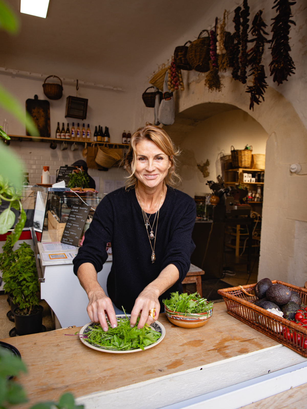 Chez La Belge, Chez La Belge Arles, restaurant Chez La Belge Arles, 43 rue du 4 septembre Arles, restaurant centre historique Arles, coffee shop Arles, café Arles, restaurant Arles centre, sandwicherie Arles, trattoria Arles, tapas Arles, déjeuner Arles, manger à Arles, où déjeuner à Arles, restaurant convivial Arles, focaccia Arles, sandwich focaccia Arles, café de spécialité Arles, cappuccino Arles, matcha Arles, tartines Arles, gâteaux maison Arles, apéro Arles, assiettes à partager Arles, vin et tapas Arles, coffee shop italien Arles, adresse gourmande Arles, restaurant méditerranéen Arles, lieu apéro Arles, restaurant focaccia Arles, restaurant terrasse Arles, brunch Arles, coffee shop Arles, restaurant Arles centre, focaccia Arles, tapas Arles, sandwicherie Arles, café Arles, déjeuner Arles, apéro Arles, trattoria Arles, Chez La Belge Arles